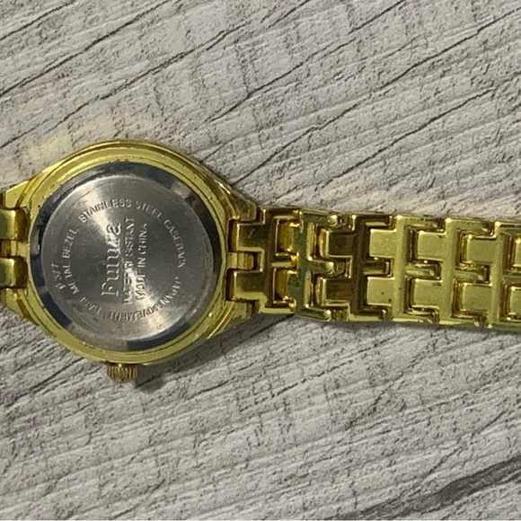 Futura Vintage Gold Watch - Picture 2 of 3